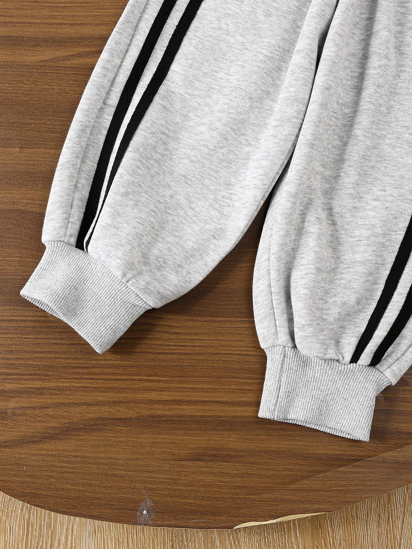 @Nuovi set di felpe con stampa di lettere casual per bambini e ragazzi per bambini, vestiti alla moda per bambina, tuta morbida a maniche lunghe e 5