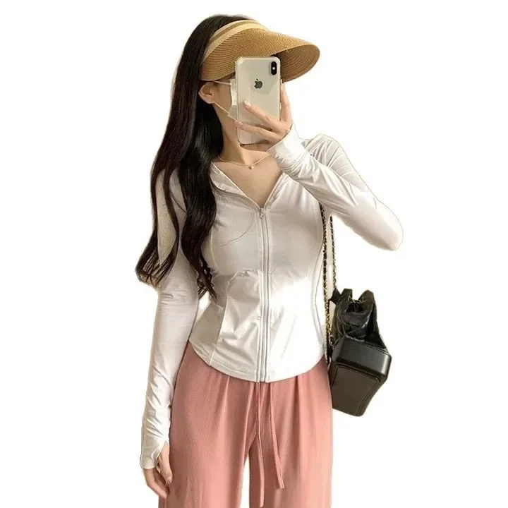 Cappotto di protezione solare da donna in seta di ghiaccio slim fit Primavera Estate Sottile traspirante Casual con cappuccio Capispalla corto Stile semplice 5