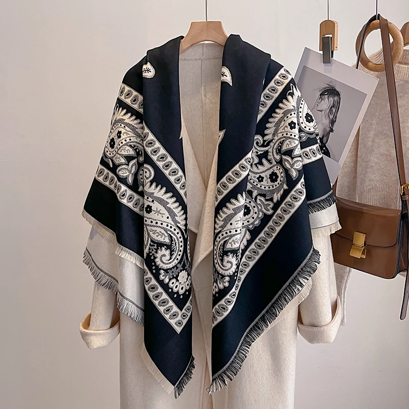 Sciarpa invernale in cashmere da donna di marca di lusso 2025 - Scialle, bandana e poncho con scialle di pashmina con nappe stampate paisley 1