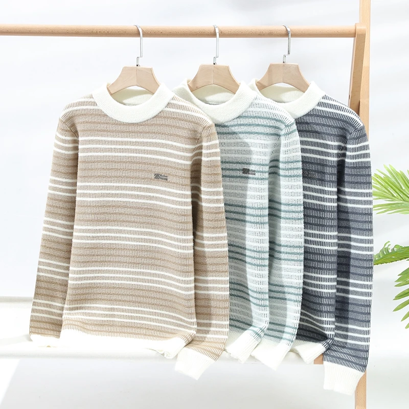 Nuovo maglione lavorato a maglia casual alla moda a righe sottili Pullover da uomo 2025 Caldo moda casual Autunno e inverno Elegante pendolarismo Top 4