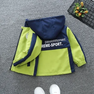 2024 Fashion Baby Boys giacche primavera autunno bambini giacca a vento con cappuccio cappotto lettera Sport capispalla abbigliamento per bambini 2-12 anni 1