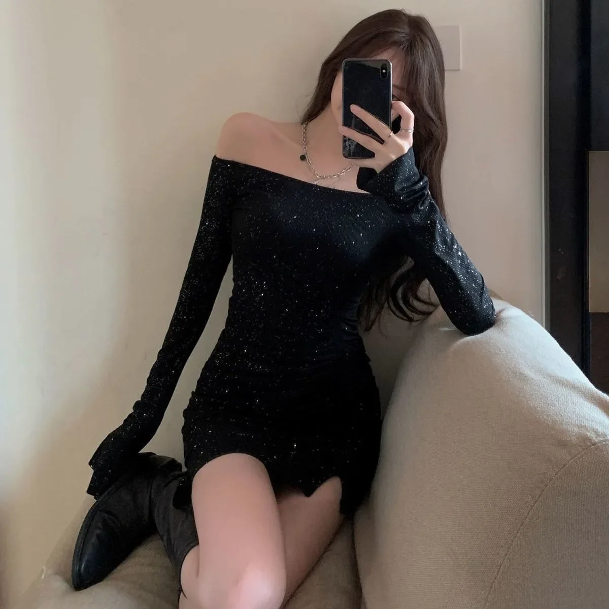 Abito monospalla a maniche lunghe impreziosito da diamanti neri Minigonna slim fit da donna Abito corto sexy Moda primavera autunno 4