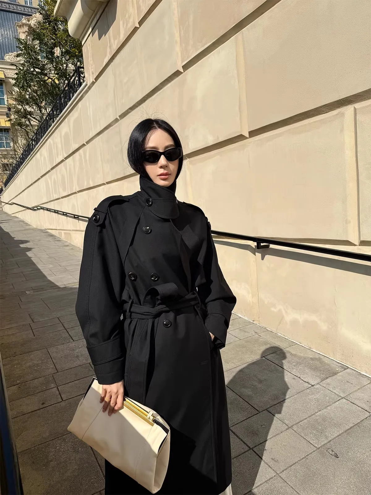 Mauroicardi Trench lungo grigio primavera autunno per donna con fascia doppio petto sciolto antivento abiti firmati di lusso 2025 5