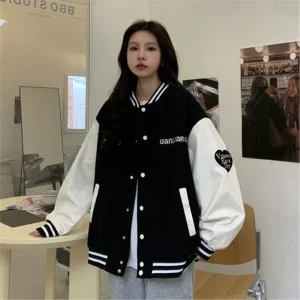 Giacca da baseball retrò americana Vendita calda della stagione Primavera Autunno Cappotto da donna allentato per studenti INS Stile di giunzione alla moda Coreano Ve 1