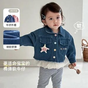 Abbigliamento da cowboy alla moda per bambini 2025 Nuovo cappotto da bambola elegante per ragazze in stile autunnale Abito autunnale con fibbia a colori con lettera per bambini 1