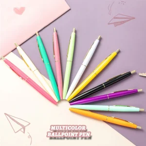 Penne a sfera in plastica pressata multicolore alla moda Regali aziendali Pubblicità Esami scolastici Penne firmate di cancelleria all'ingrosso 1