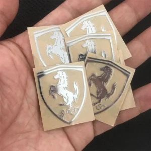 Moda 3D Emblemi Auto Adesivi Creativi In Metallo Per Auto Impermeabile Adesivo a prova di sporco Per Ferrari 458 488 599 612 FF F12 Accessori 1