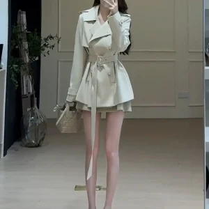 Giacca corta da donna nuova con cintura Stile britannico Moda coreana Colletto rovesciato Capispalla versatile stagione primavera autunno 1