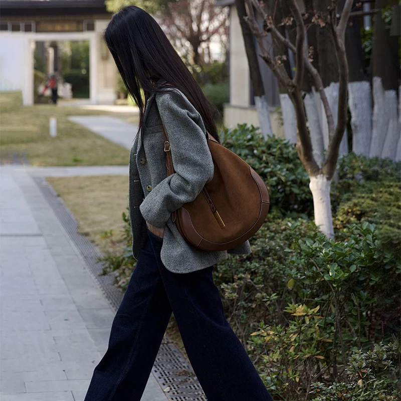 2025 Borsa sotto le ascelle delle nuove donne Borsa da sella in pelle scamosciata con cuciture in pelle PU Borsa tote Borsa monospalla alla moda di grande capacità 2