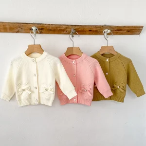 Nuovi cardigan lavorati a maglia per bambini autunnali con fiocco per ragazze maglioni lavorati a maglia giacca stile coreano maglione cardigan principessa per bambini all'uncinetto 1