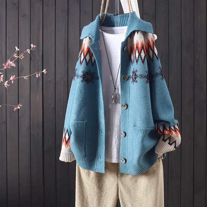 2023 cardigan lavorato a maglia a maniche lunghe con tasca jacquard con bottoni lavorati a maglia autunno e inverno femminile da donna cappotto maglione artistico per pendolari 2