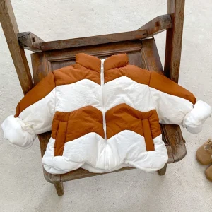 Nuovi vestiti invernali per bambini, neonati maschi e femmine di 0-3 anni, giacca calda con collo alto piccolo, clip in cotone color block 1