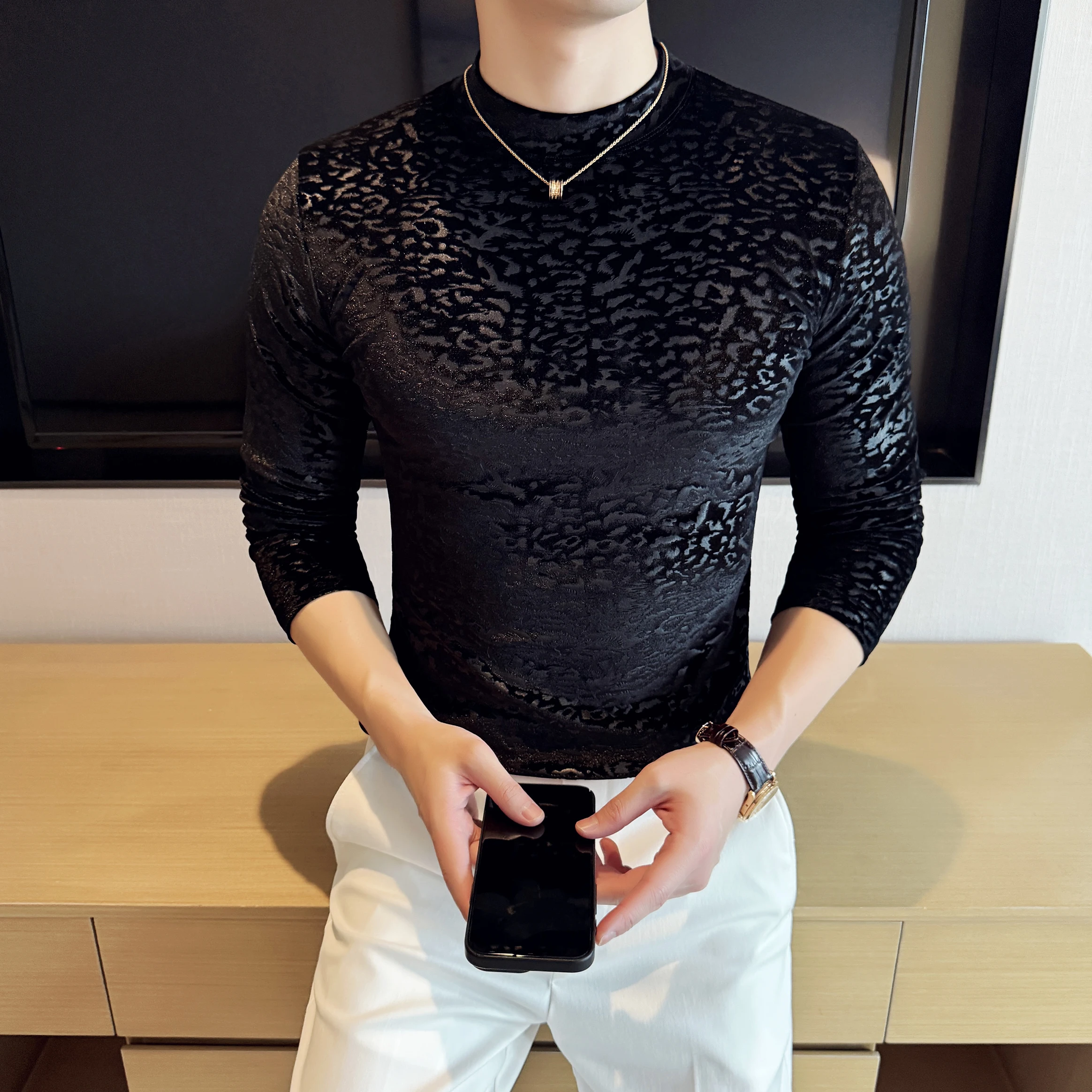 2025 Autunno e Inverno Nuovi Uomini Della Stampa Del Leopardo Jacquard Collo Semi Alto A Maniche Lunghe T-Shirt Da Uomo Sottile T-shirt di Velluto Abbigliamento da Uomo 3