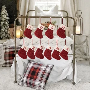 Decorazione di calze di Natale Lettera carina Ciondolo creativo per albero di Natale Calzini lavorati a maglia di lana a vento di Natale Puntelli decorativi 1