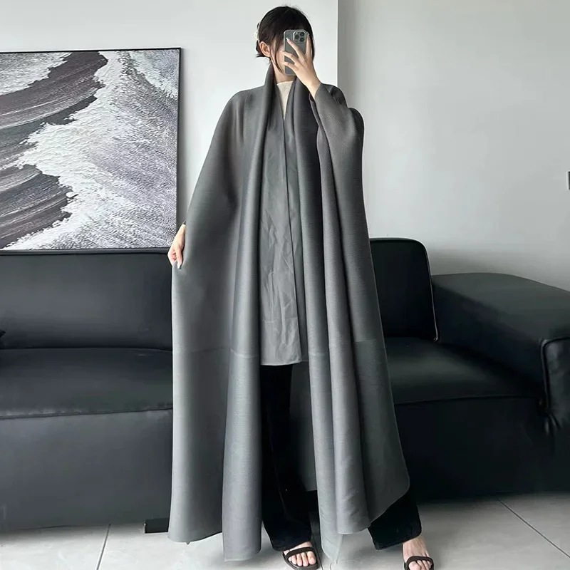 Miyake abito mediorientale di fascia alta Dubai cappotto plissettato da donna Versatile tinta unita cappotto di lusso leggero con maniche a pipistrello sciarpa Robe 4