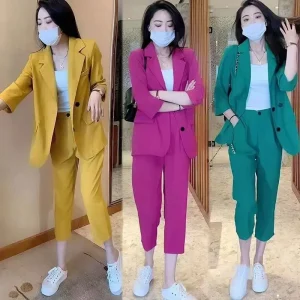 2024 nuovo abito taglie forti da donna in stile coreano alla moda elegante set da 7 pezzi casual con spacco laterale posteriore 1