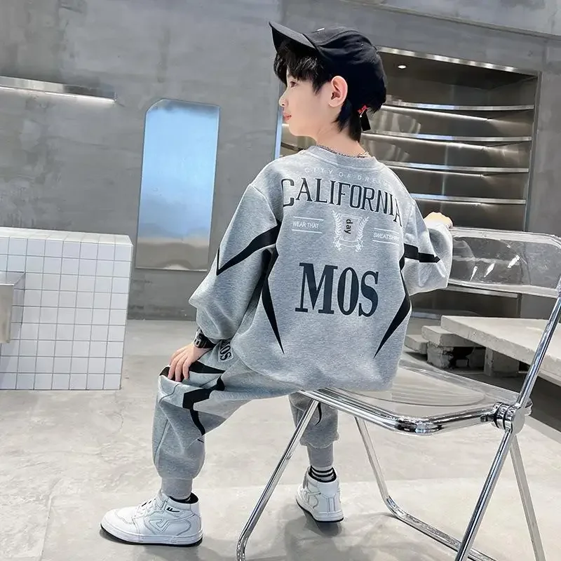 Collezione autunno/primavera per ragazzi 2024 Felpa sportiva Abbigliamento per bambini alla moda per ragazzi di taglia media Abbigliamento casual alla moda 3