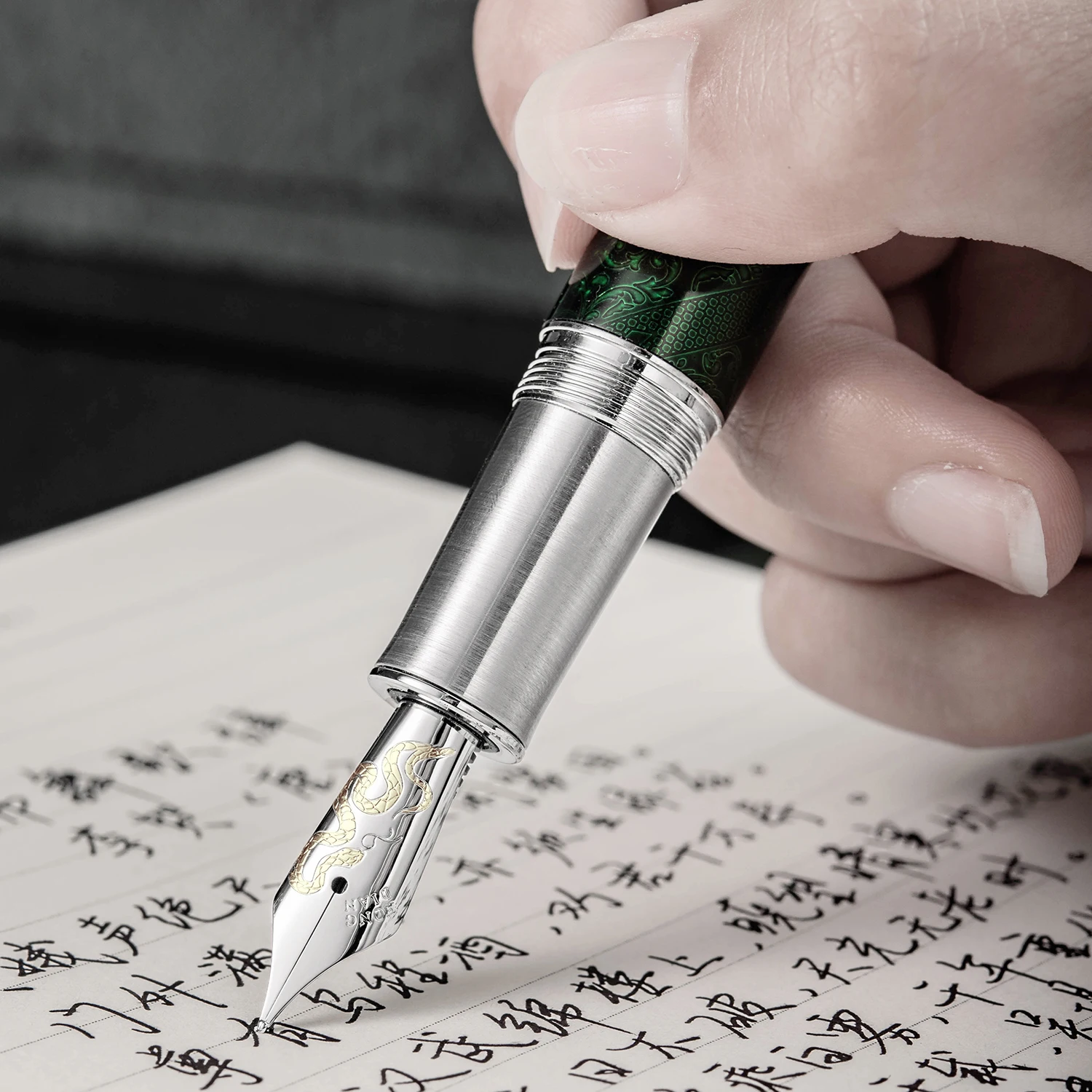 Penna stilografica a pistone Hongdian N25 Pennino EF/F, penna regalo per scrittura limitata anno serpente 2025 blu/verde 5