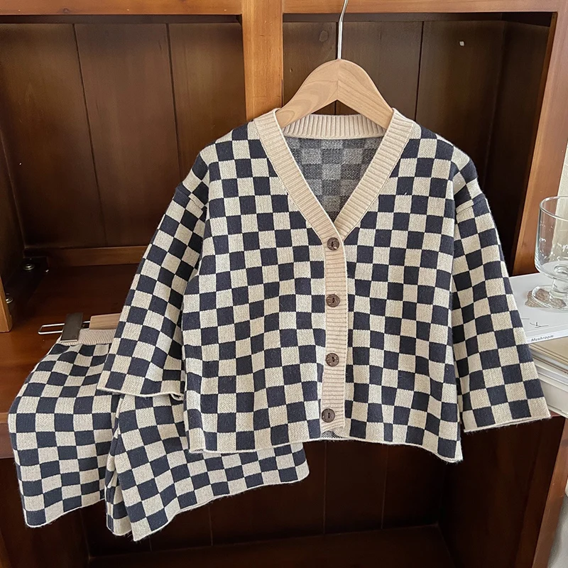 Nuova primavera autunno stile coreano vestiti della neonata vestito a maniche lunghe Plaid Cardigan in maglia cappotto + pantaloncini bambini Set di abbigliamento lavorato a maglia 6