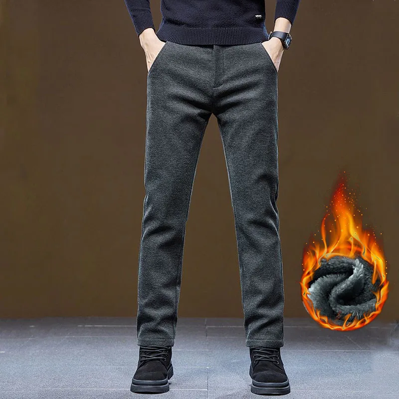 Pantaloni casual in velluto invernale da uomo addensati caldi slim fit comodi pantaloni in tinta unita in pile coreano moda da jogging all'aperto 2