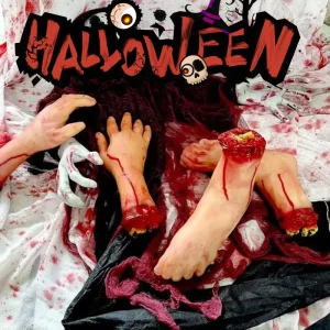 Parti del corpo insanguinato finte di Halloween Mani tagliate realistiche Gambe Braccia Puntelli per decorazioni per feste di scherzi spaventosi della casa stregata 1