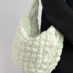 Autunno e inverno nuova borsa nuvola pieghettata borsa grande da donna casual leggera borsa per gnocchi di grande capacità borsa a tracolla per pendolari 1