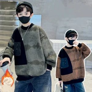 Felpa foderata in pile invernale da ragazzo, pullover casual patchwork mimetico, top caldo a maniche lunghe alla moda per bambini 1