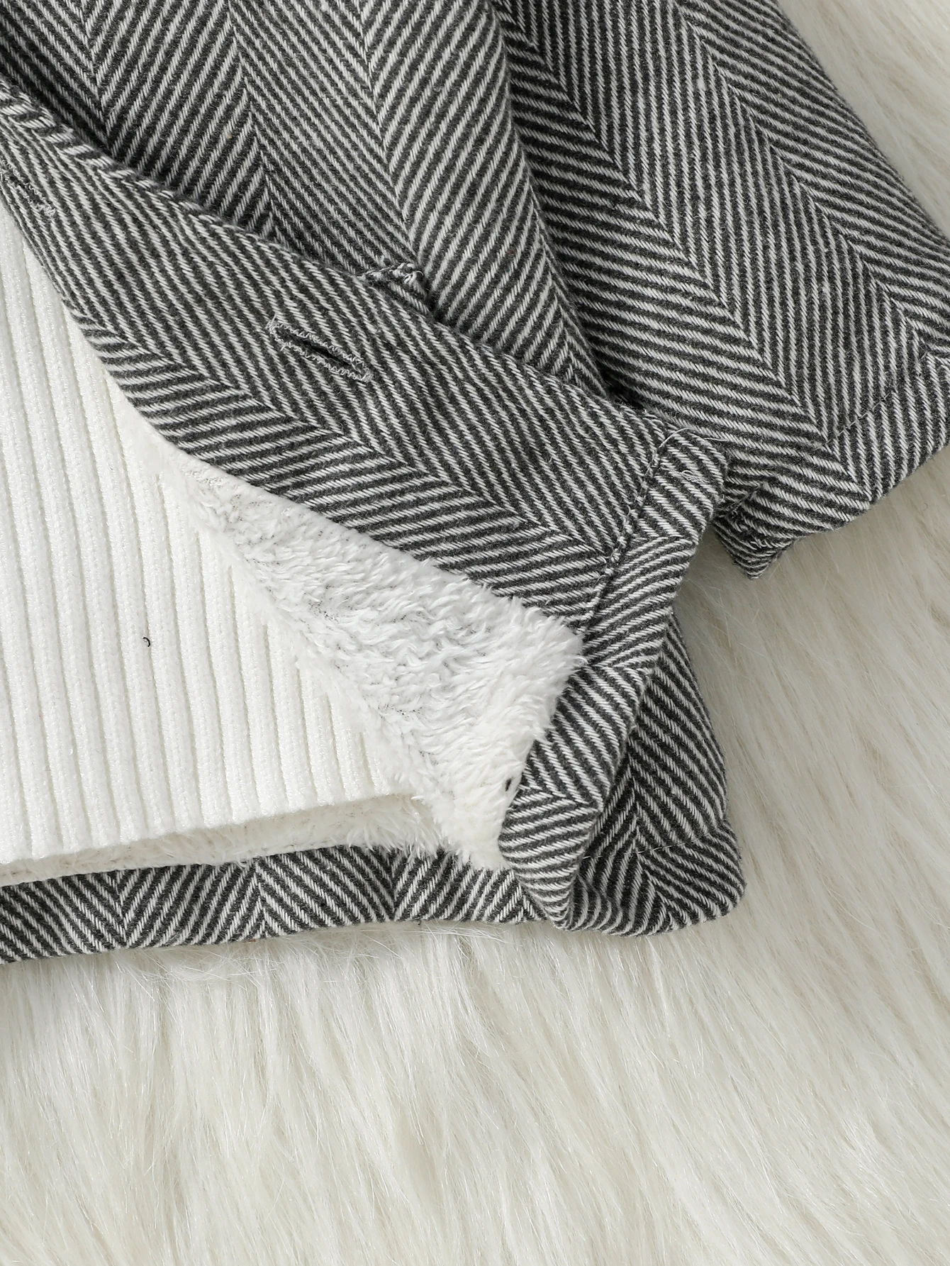 2024 nuovi neonati maschi manica lunga colletto rovesciato autunno/inverno Chevron peluche cappotto di moda con tasca per 1-3 anni abbigliamento per bambini 6