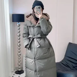 Piumino lungo da donna, cappotto ampio con cappuccio, piumino caldo con design in vita con lacci, due pezzi finti, moda invernale, nuovo, 2024 1