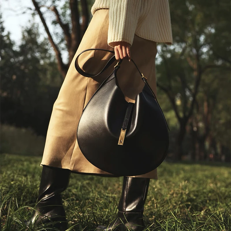 2025 Borsa sotto le ascelle delle nuove donne Borsa da sella in pelle scamosciata con cuciture in pelle PU Borsa tote Borsa monospalla alla moda di grande capacità 3