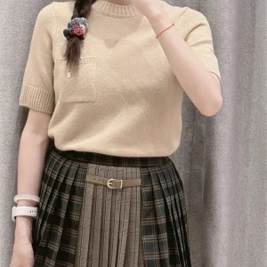 Maglia da donna slim con o-collo color kaki manica corta moda casual 2025 maglione pullover tutto-fiammifero da donna autunno 2025 1