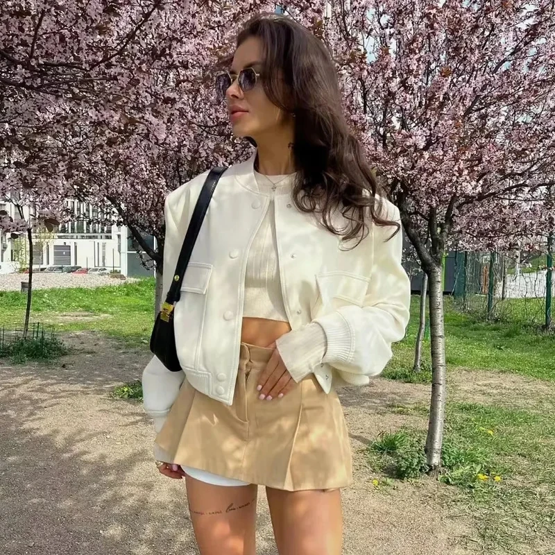 1 pz giacca bomber da donna cappotto bianco autunno inverno bottoni baseball aviatore giacche corte per donna capispalla corto a maniche lunghe 2