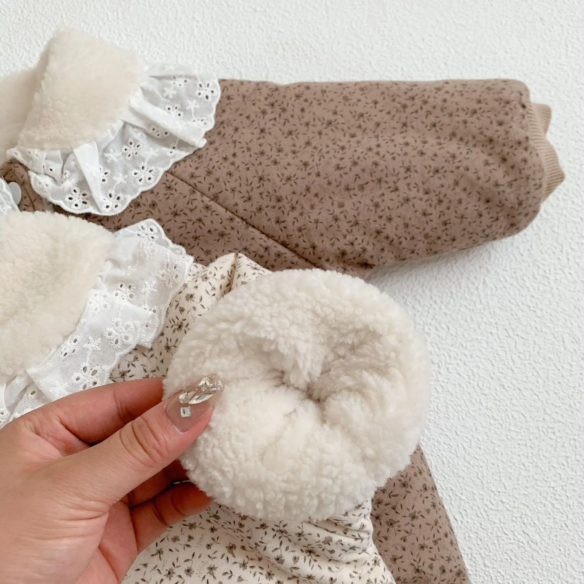 Ragazze dolce colletto in pizzo monopetto pagliaccetto bambino inverno tenere in caldo tuta floreale retrò neonato ragazzo abiti di moda 6