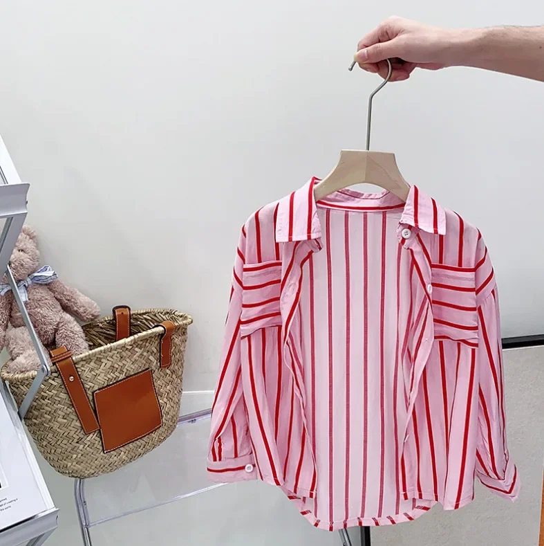 Set di abbigliamento per bambini Camicia a maniche lunghe a righe + Gilet stampato con monogramma + Pantaloncini di jeans 3 pezzi Vestiti per bambini Ragazza da 3 a 7 anni 3