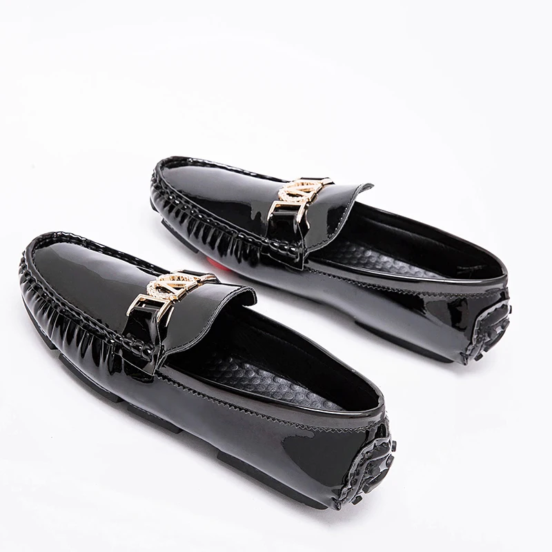 Scarpe a cuffia da uomo, scarpe slip-on primaverili ed estive, scarpe da uomo alla moda in pelle verniciata stile coreano, scarpe pigre basse, scarpe casual, fatte a mano 2