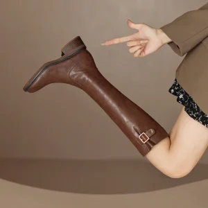Nuovo autunno/inverno da donna in vera pelle di vacchetta tacco medio grande fibbia per cintura in metallo e cerniera al ginocchio stivali da cavaliere a botte alta 1