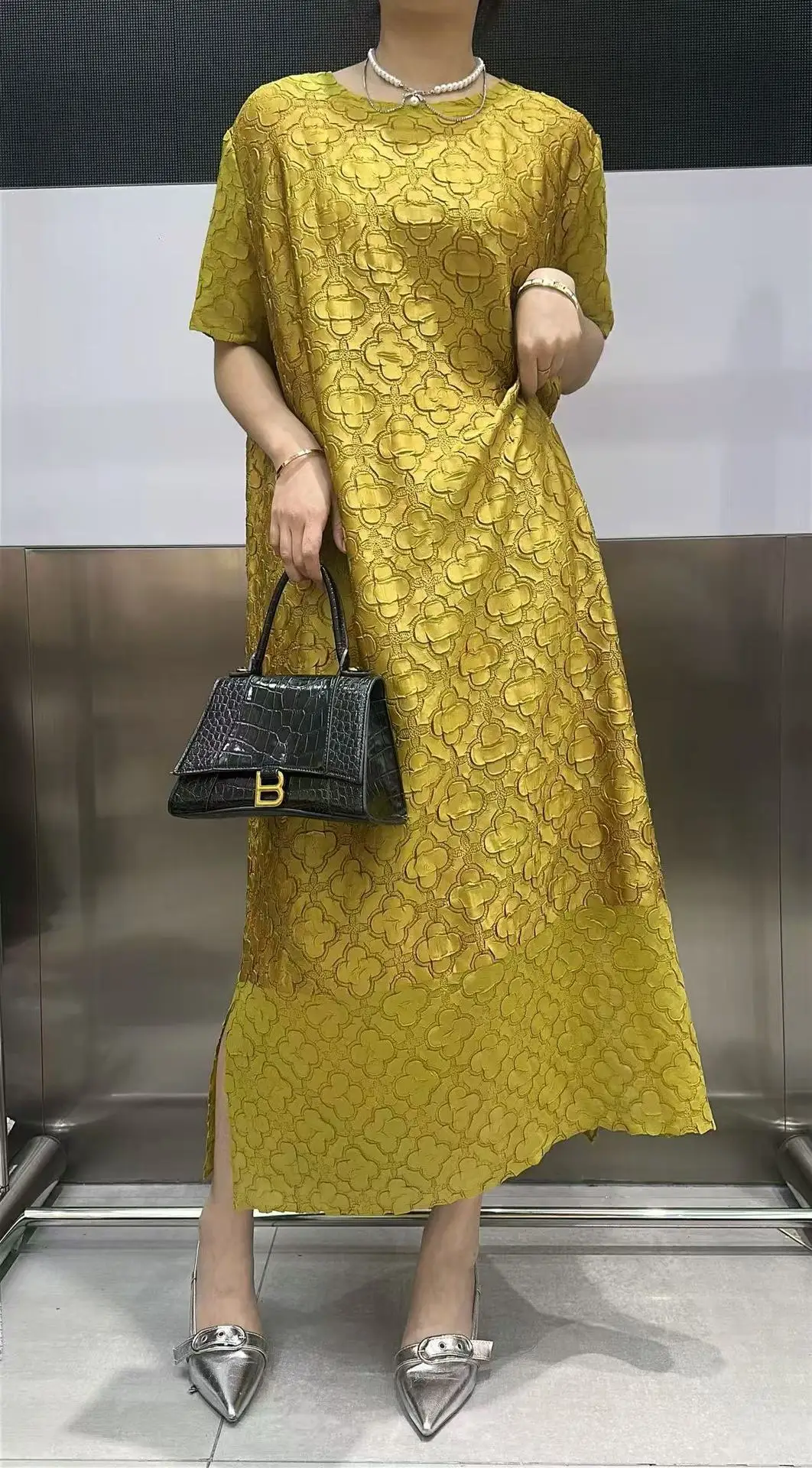 Abito plissettato Miyake per donna 2025 Nuova gonna a pieghe ampia in rilievo tridimensionale ricamata per l'industria pesante in tinta unita 6