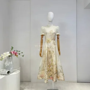 Autunno 2026 nuove donne in stile casual che indossano abito longuette con perline a maniche corte con stampa di rose beige Vendita calda 1