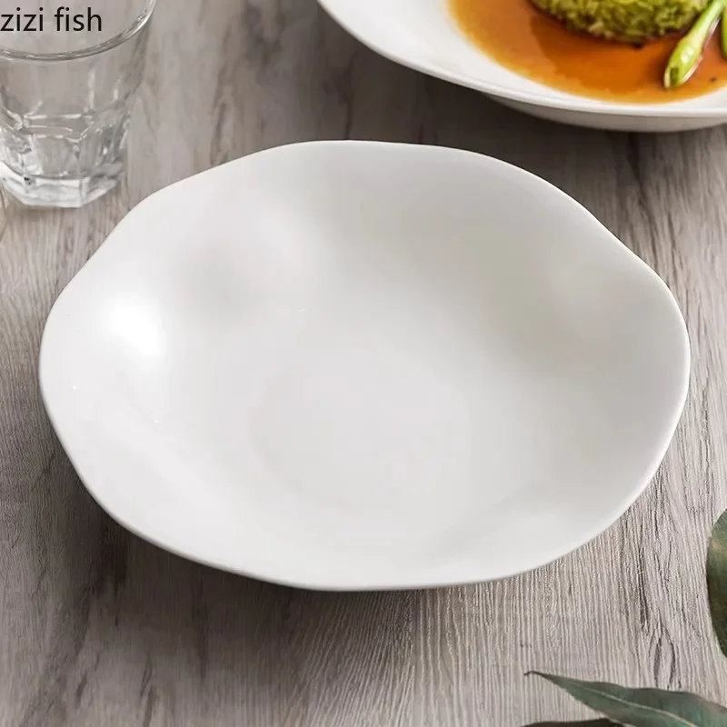 Piatto in ceramica bianco irregolare Piatto da insalata per ristorante Piatto da zuppa spesso Piatto da dessert Piatto per pasta Piatti di servizio Stoviglie creative 4