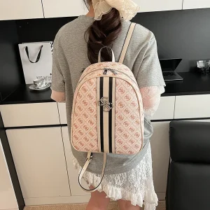 2025 Zaino elegante e spazioso per ragazze: simpatico zaino casual, borsa da viaggio durevole e versatile con design ispirato all'anime 1