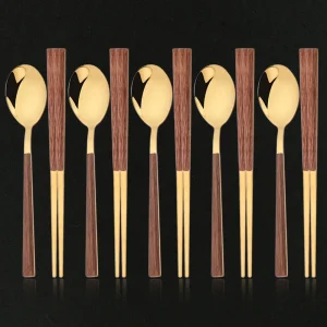 Set di posate portatili in stile coreano da 10 pezzi in oro Set di bacchette per cucchiaio in legno imitazione Set di stoviglie da campeggio da viaggio all'aperto 1