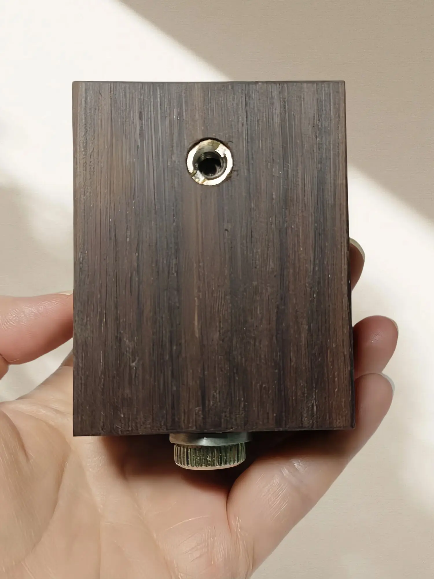 Il mini cavalletto per schizzi da disegno in legno di noce carino tascabile, la scatola di pittura può essere giocosa con 5