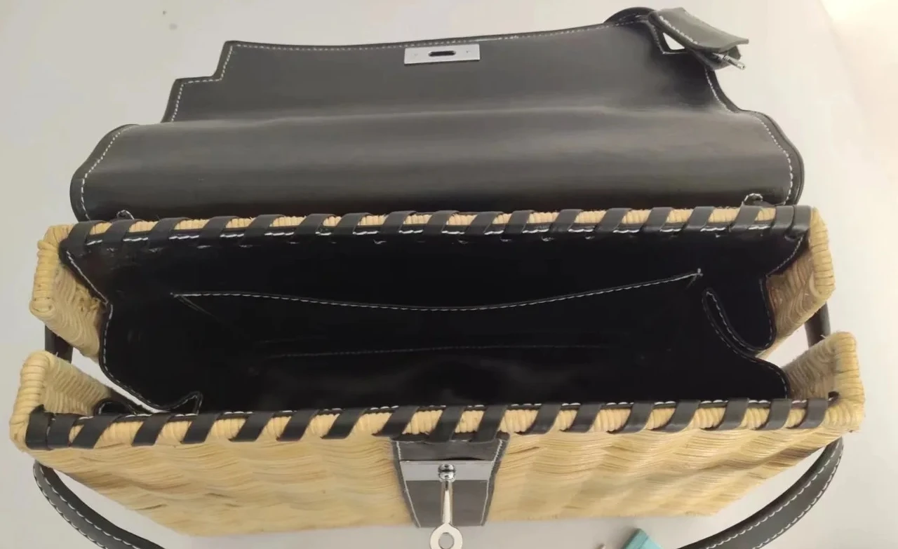 Borsa a tracolla estiva da donna francese in paglia intrecciata 2