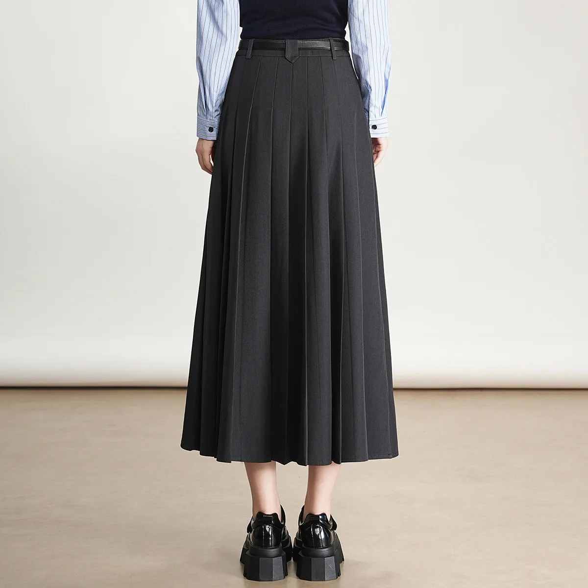 LOUIS YAO Nuova semplice gonna a pieghe ricamata da donna 2025 Autunno tinta unita con pieghe strutturate Gonna lunga a trapezio Elegante 4