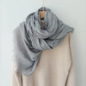 VREOVOR Sciarpa Imitazione Grigia Texture Letteraria da Donna Pieghe Lungo Sottile Bordo Ruvido Semplice Versatile Versione Coreana Scialle 1
