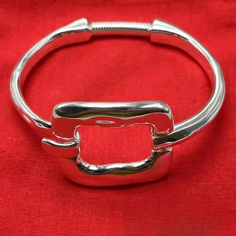 2025 Borsa regalo per le vacanze con bracciale da donna con pietre preziose di lusso di alta qualità, ultima moda europea e americana 5