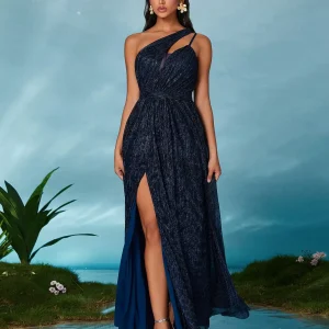 Un lungo, casual, con spalle scoperte, ritaglio, vita stretta, abito a trapezio con spacco 1