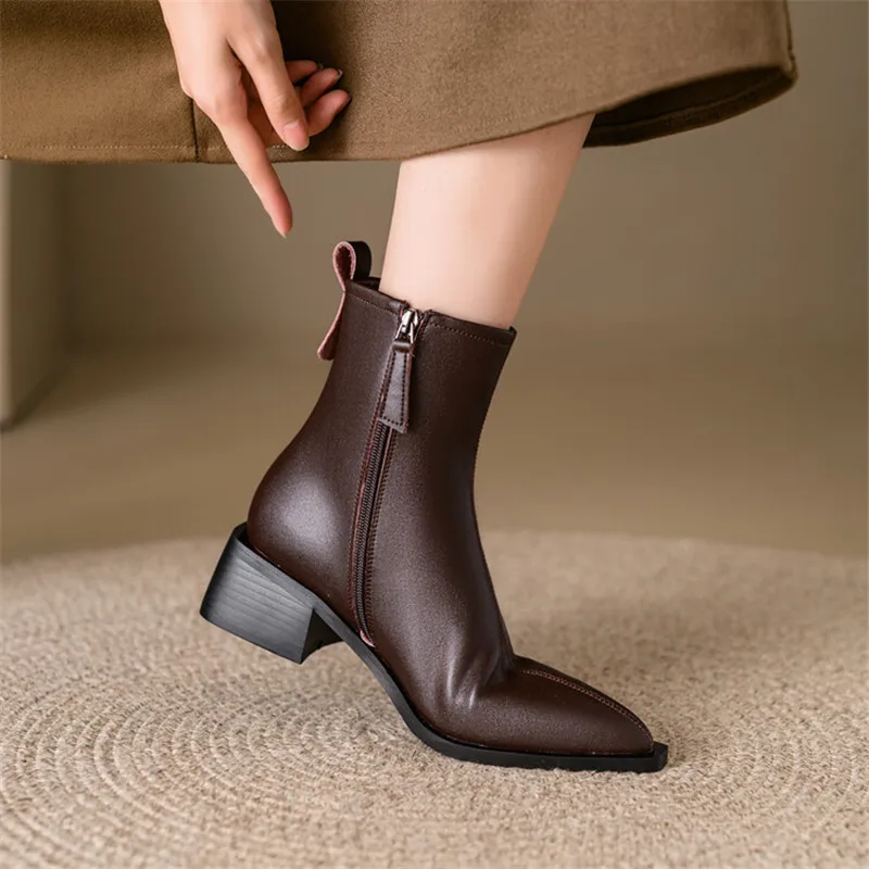 Nuovo Autunno Inverno Stivali da donna in pelle di mucca Moda Stivali da cavaliere a punta per le donne Stivali corti da donna Tacco grosso Botas Mujer 3