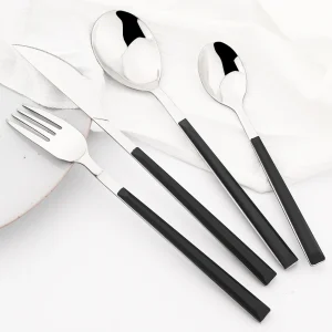6/24pcs Set di stoviglie in argento nero Set di posate con manico in legno in acciaio inossidabile forchette cucchiaio coltello stoviglie Set di posate da cucina 1