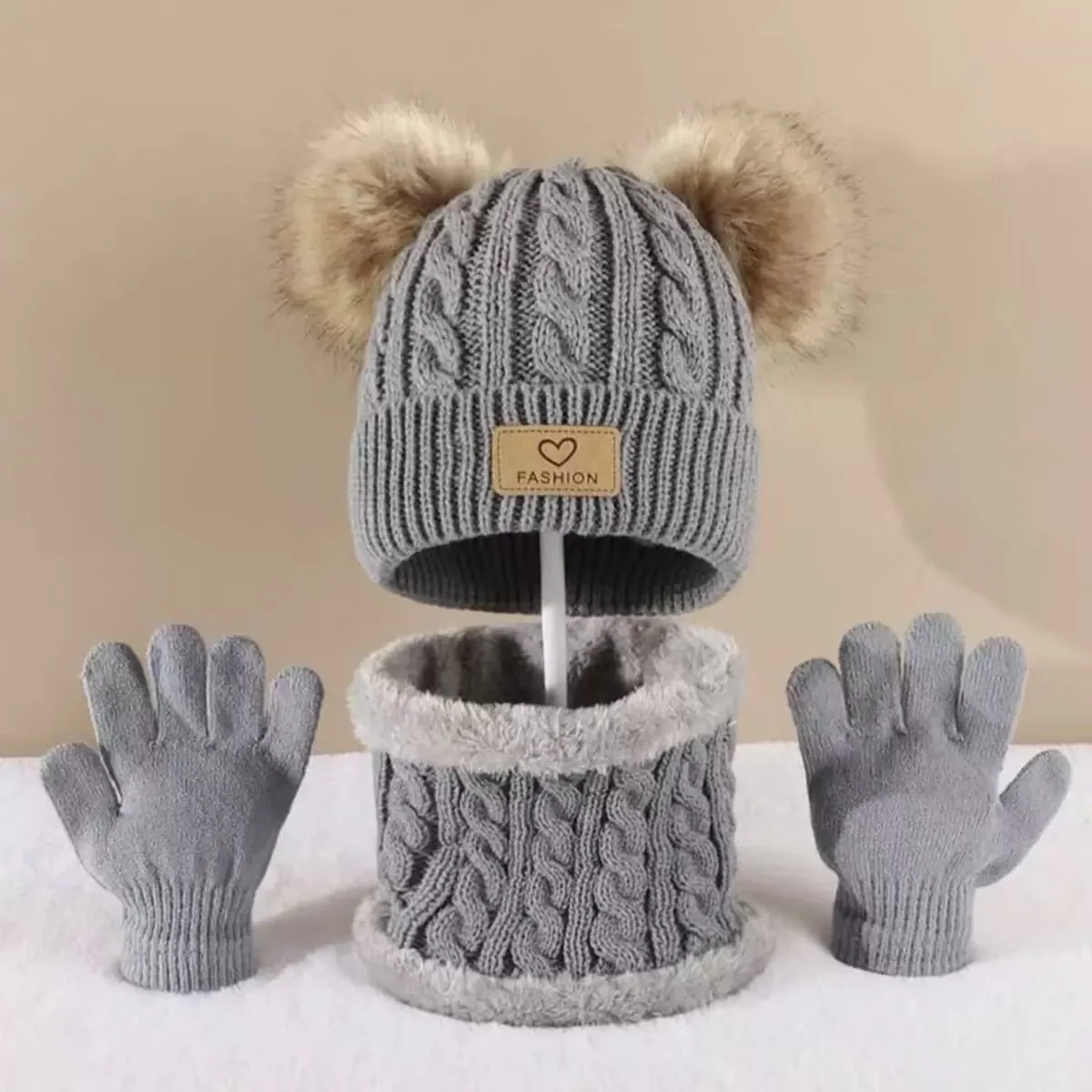3 pz/set Colore Solido Cappello Del Bambino Sciarpa Guanti Set Carino Pompon Più Caldo Cappelli Lavorati A Maglia Comodo Cappello Per Bambini Set Autunno Inverno 2